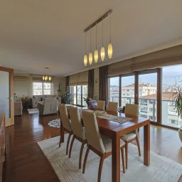 Bostancı Vukela Caddesinde Deniz Manzaralı Satılık 4+1 Daire
