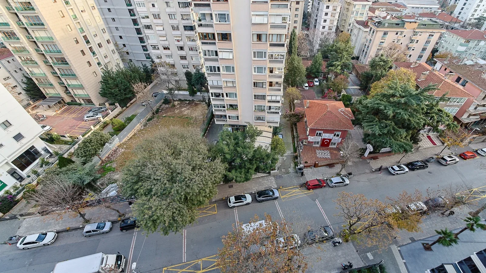 Bostancı Vukela Caddesinde Deniz Manzaralı Satılık 4+1 Daire