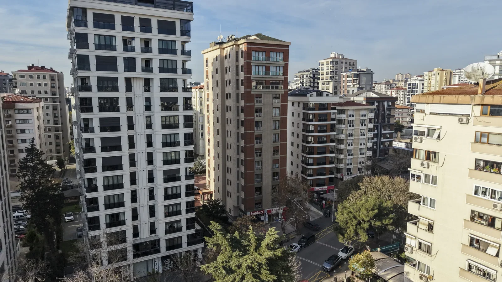 Bostancı Vukela Caddesinde Deniz Manzaralı Satılık 4+1 Daire