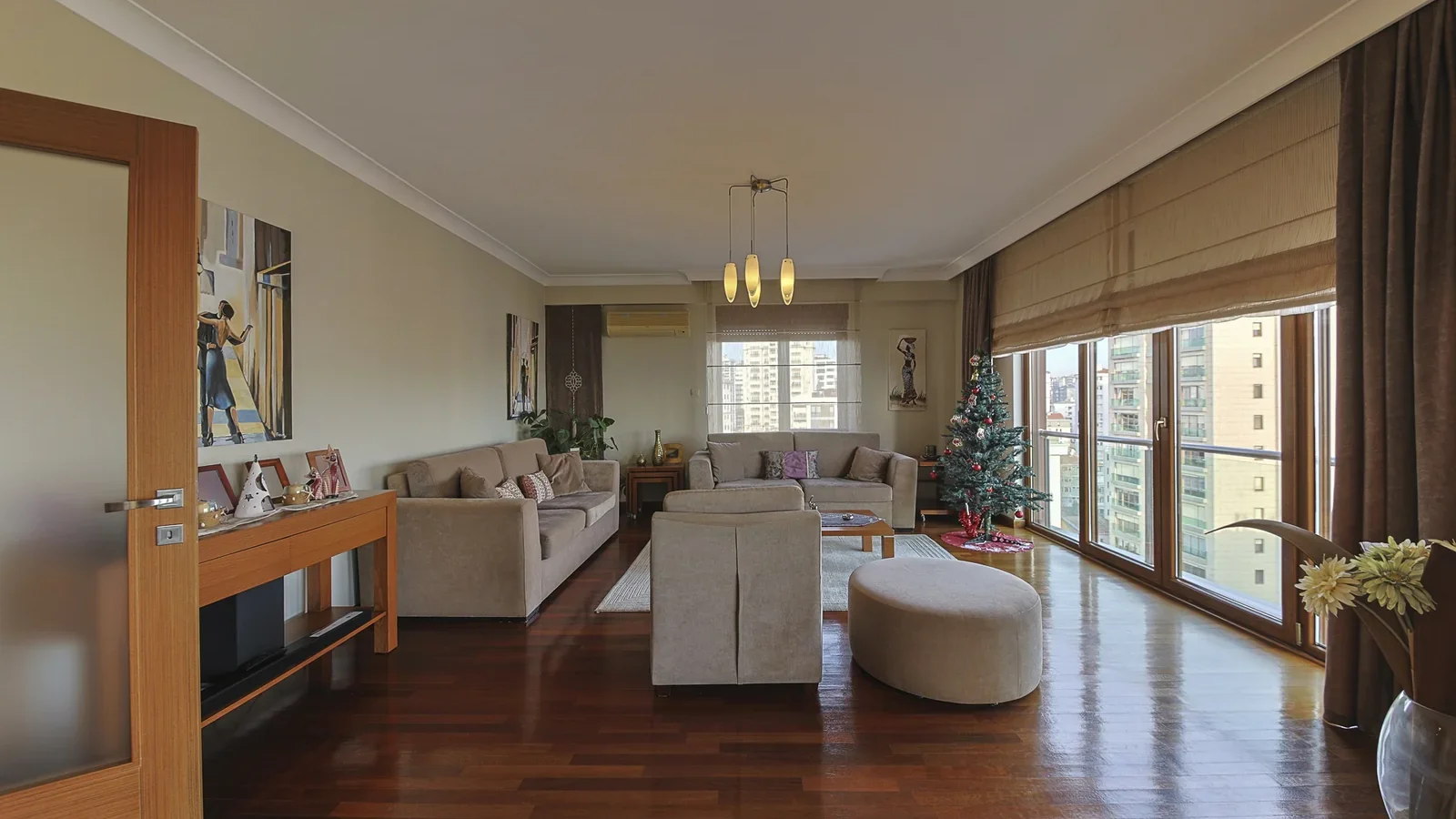 Bostancı Vukela Caddesinde Deniz Manzaralı Satılık 4+1 Daire