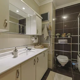 Bostancı Vukela Caddesinde Deniz Manzaralı Satılık 4+1 Daire