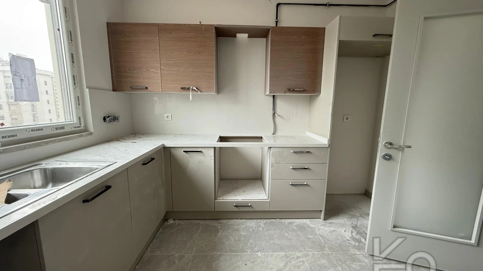 Laci̇vertcadde Caddebostan Satilik Dubleks Dai̇re