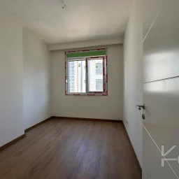 Laci̇vert Cadde Erenköy Marmaray Yakini Sifir 3+1