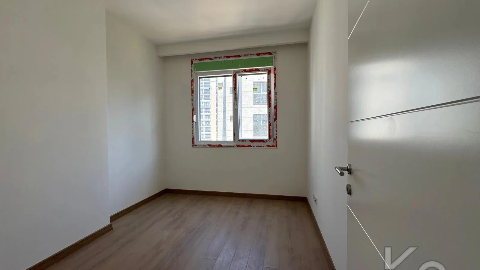 Laci̇vert Cadde Erenköy Marmaray Yakini Sifir 3+1