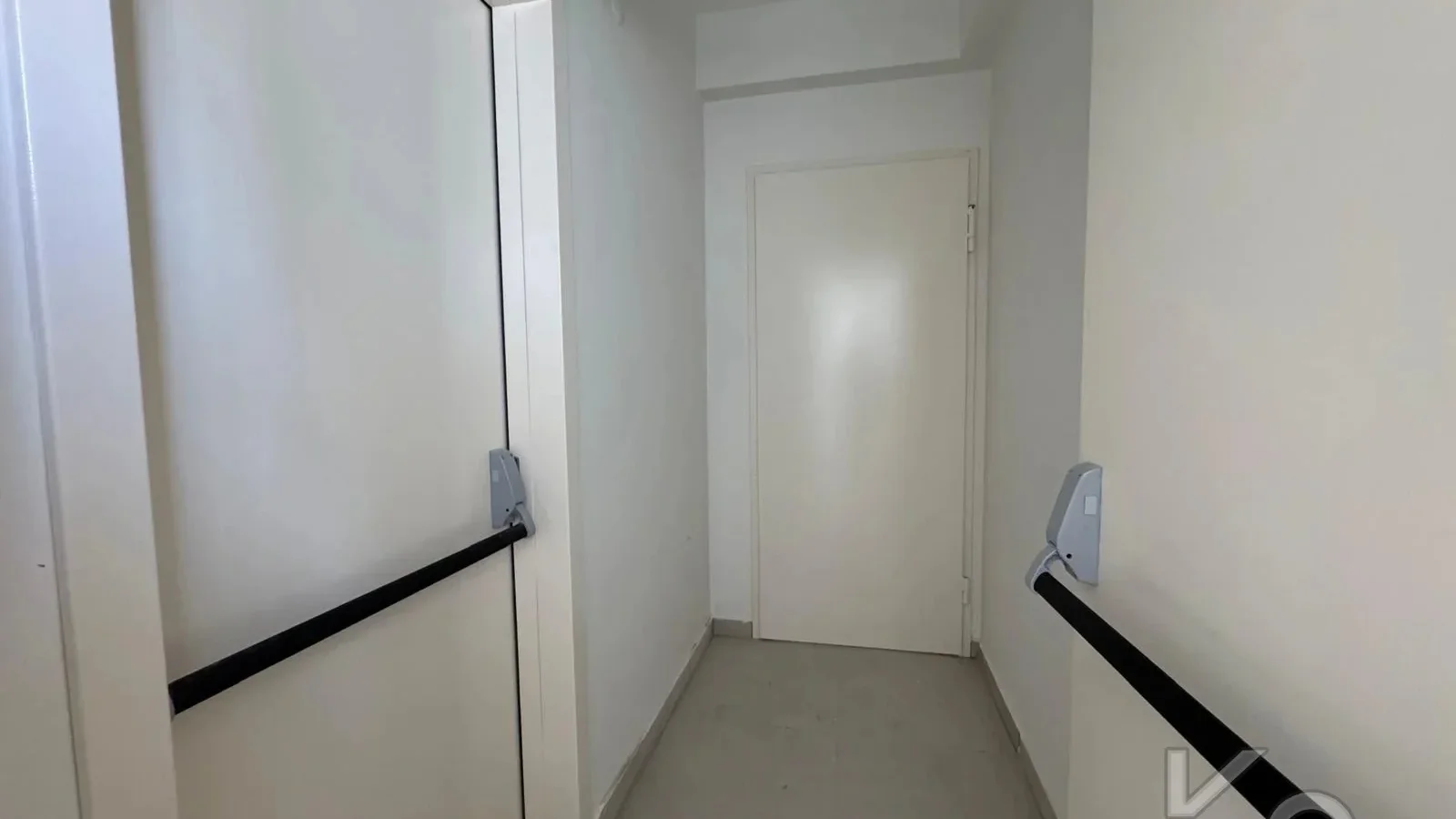Laci̇vert Cadde Erenköy Marmaray Yakini Sifir 3+1