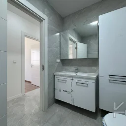 Laci̇vert Cadde Erenköy Marmaray Yakini Sifir 3+1