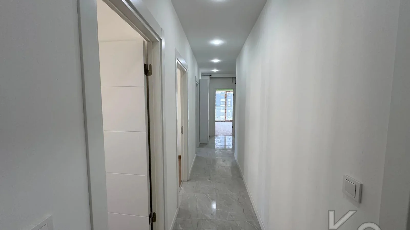 Laci̇vert Cadde Erenköy Marmaray Yakini Sifir 3+1
