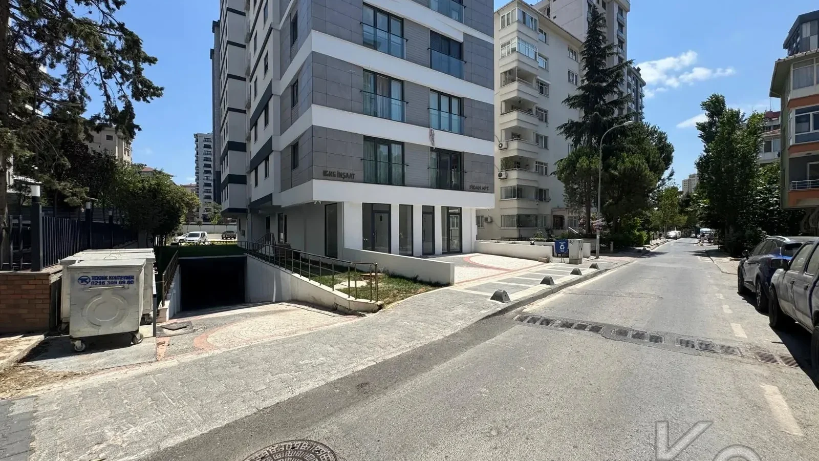 Laci̇vert Cadde Erenköy Marmaray Yakini Sifir 3+1