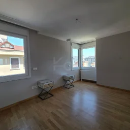 Academy Fenerbahçe Sitede Güvenlikli 110m2 Deniz Manzaralı Havuzlu 3+1