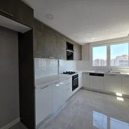 Academy Fenerbahçe Sitede Güvenlikli 110m2 Deniz Manzaralı Havuzlu 3+1