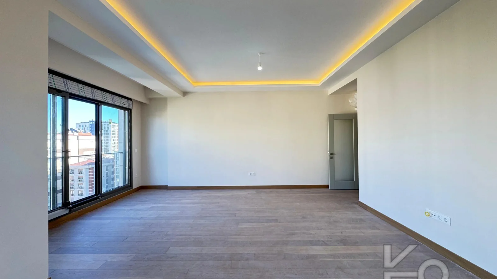 Academy Suadi̇ye Bağdat Caddesi̇nde Sifir Bi̇na Balkonlu 130m2 3+1