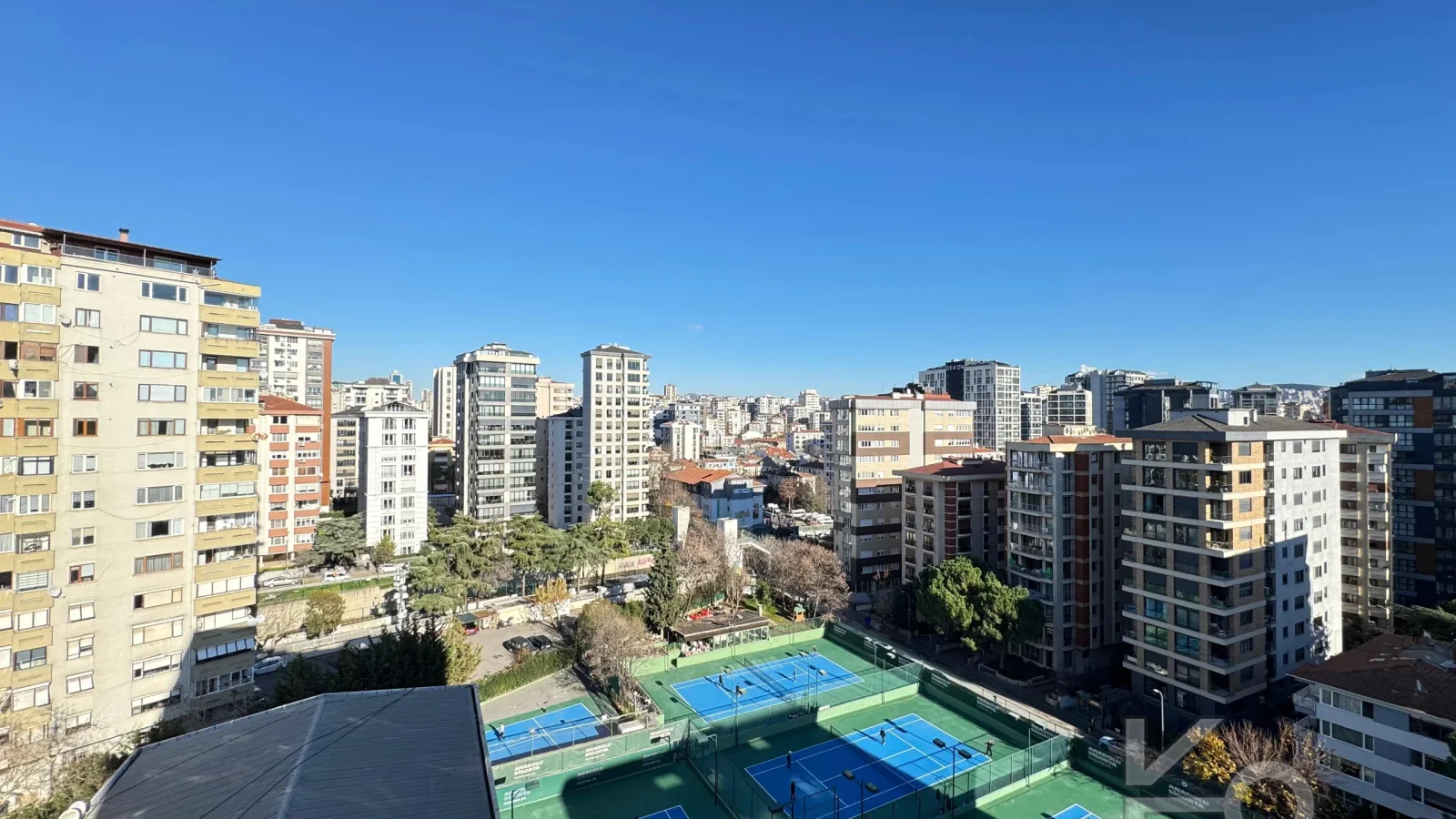 Academy Suadi̇ye Bağdat Caddesi̇nde Sifir Bi̇na Balkonlu 130m2 3+1