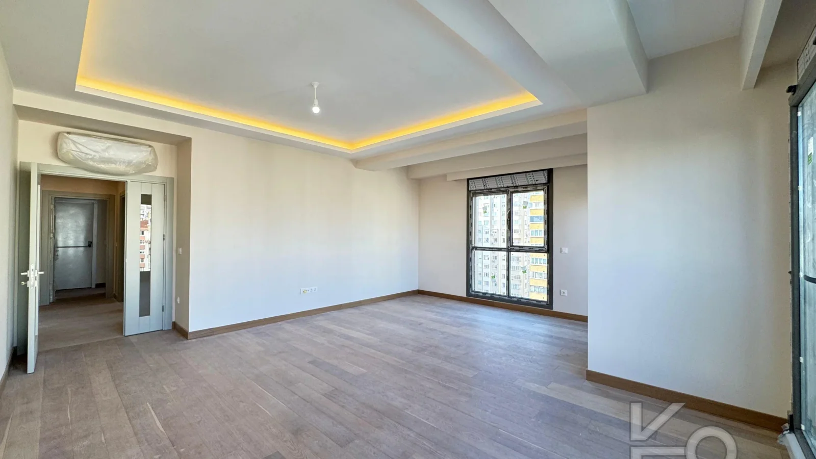 Academy Suadi̇ye Bağdat Caddesi̇nde Sifir Bi̇na Balkonlu 130m2 3+1