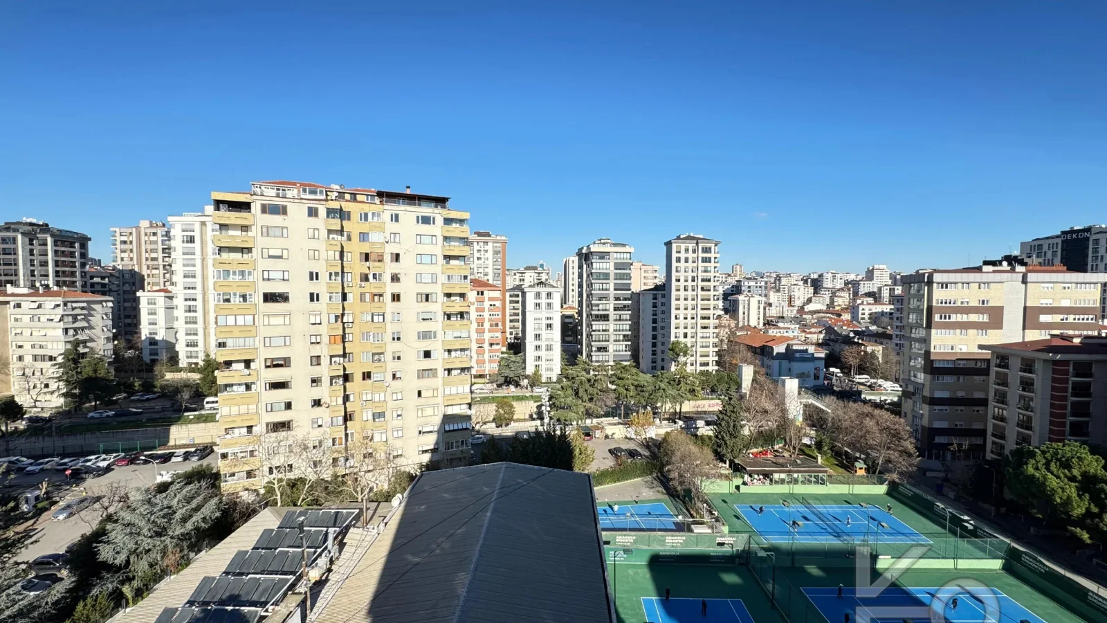 Academy Suadi̇ye Bağdat Caddesi̇nde Sifir Bi̇na Balkonlu 130m2 3+1