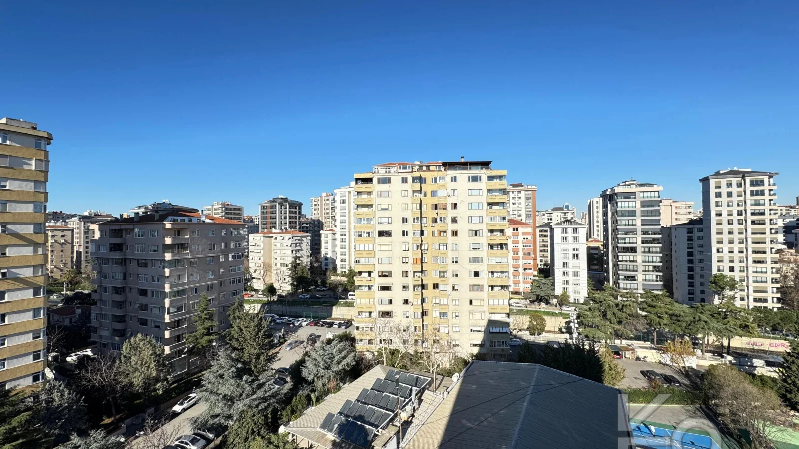 Academy Suadi̇ye Bağdat Caddesi̇nde Sifir Bi̇na Balkonlu 130m2 3+1