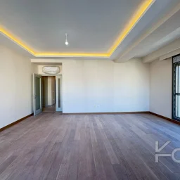 Academy Suadi̇ye Bağdat Caddesi̇nde Sifir Bi̇na Balkonlu 130m2 3+1