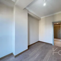 Academy Suadi̇ye Bağdat Caddesi̇nde Sifir Bi̇na Balkonlu 130m2 3+1