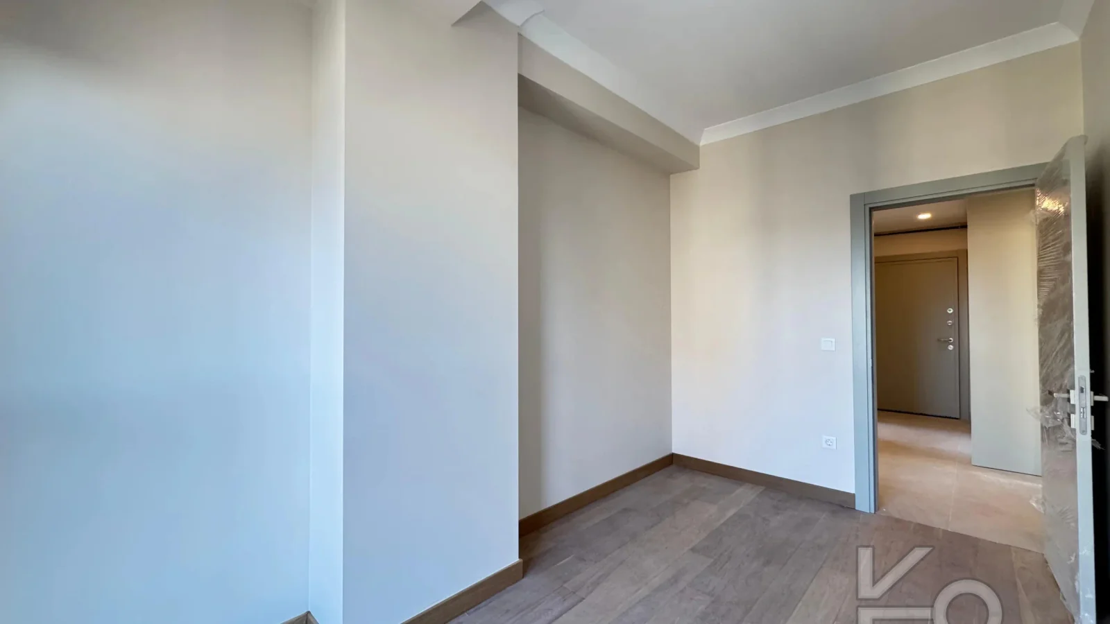 Academy Suadi̇ye Bağdat Caddesi̇nde Sifir Bi̇na Balkonlu 130m2 3+1