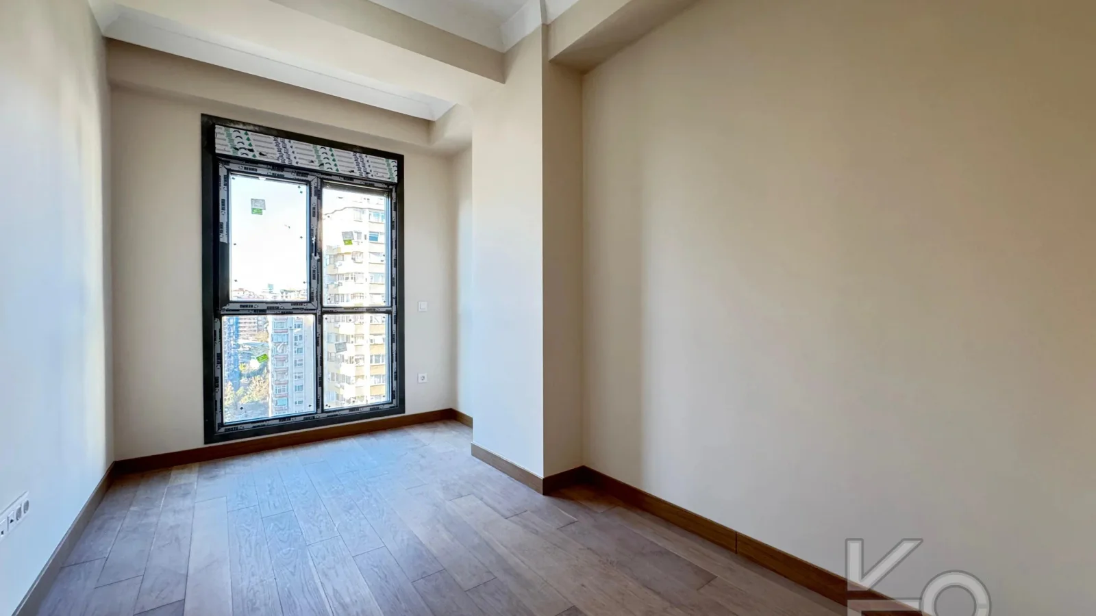 Academy Suadi̇ye Bağdat Caddesi̇nde Sifir Bi̇na Balkonlu 130m2 3+1