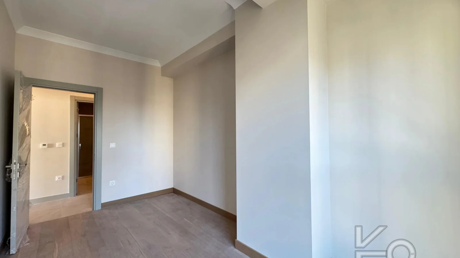 Academy Suadi̇ye Bağdat Caddesi̇nde Sifir Bi̇na Balkonlu 130m2 3+1