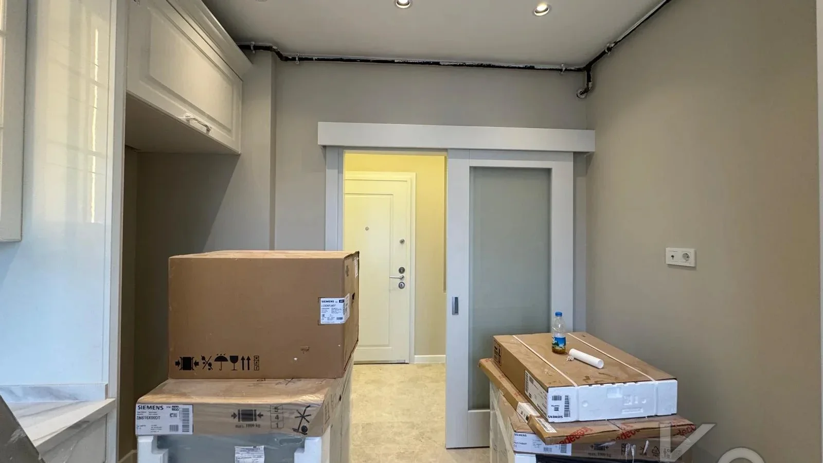 Laci̇vert Cadde Suadi̇ye'de Ebeveynli̇ Balkonlu 90m² Net 2+1
