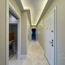 Laci̇vert Cadde Suadi̇ye'de Ebeveynli̇ Balkonlu 90m² Net 2+1