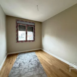 Laci̇vert Cadde Suadi̇ye'de Ebeveynli̇ Balkonlu 90m² Net 2+1
