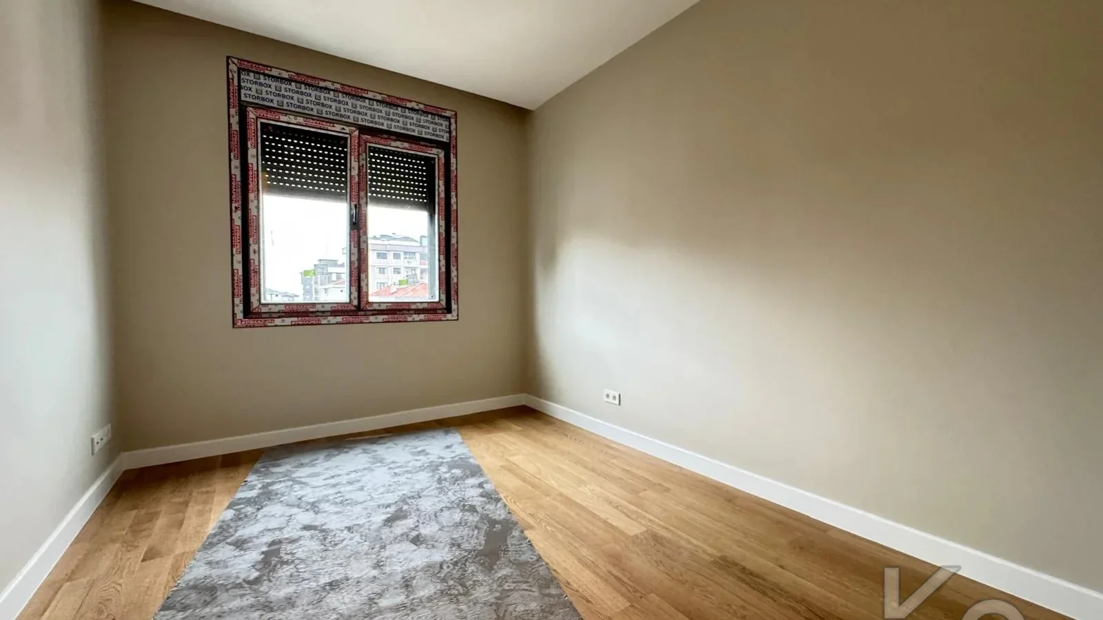 Laci̇vert Cadde Suadi̇ye'de Ebeveynli̇ Balkonlu 90m² Net 2+1