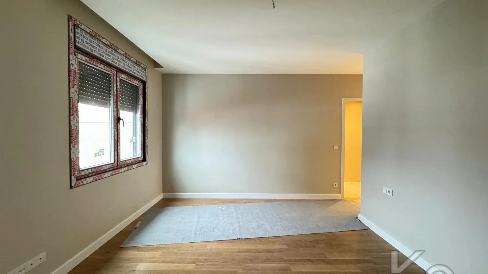 Laci̇vert Cadde Suadi̇ye'de Ebeveynli̇ Balkonlu 90m² Net 2+1