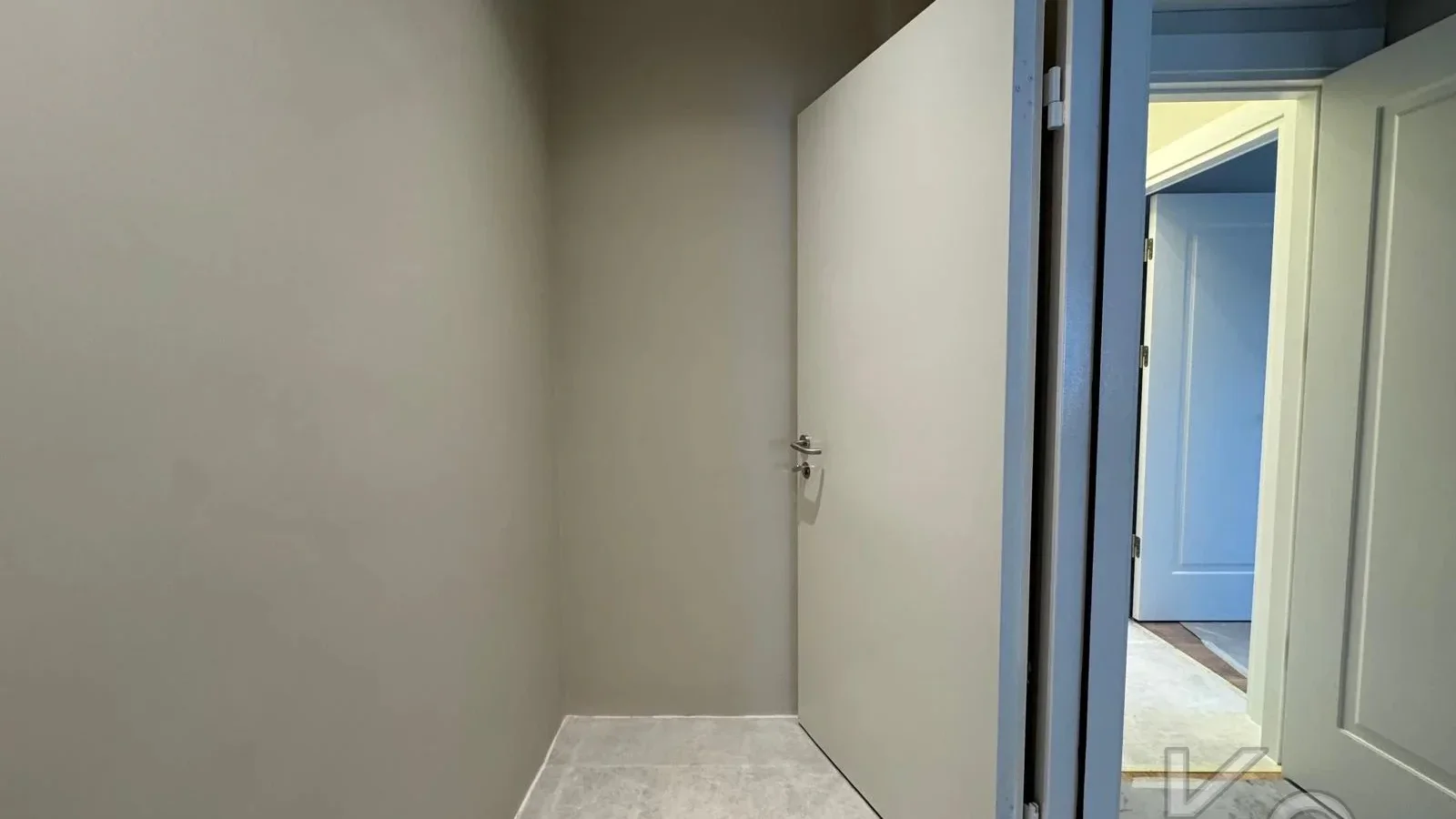 Laci̇vert Cadde Suadi̇ye'de Ebeveynli̇ Balkonlu 90m² Net 2+1