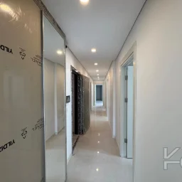 Laci̇vert Cadde Göztepe Özgürlük Parkina Yakin 2026 Yapimi Ebeveynli̇ Balkonlu 82m² Net 3+1