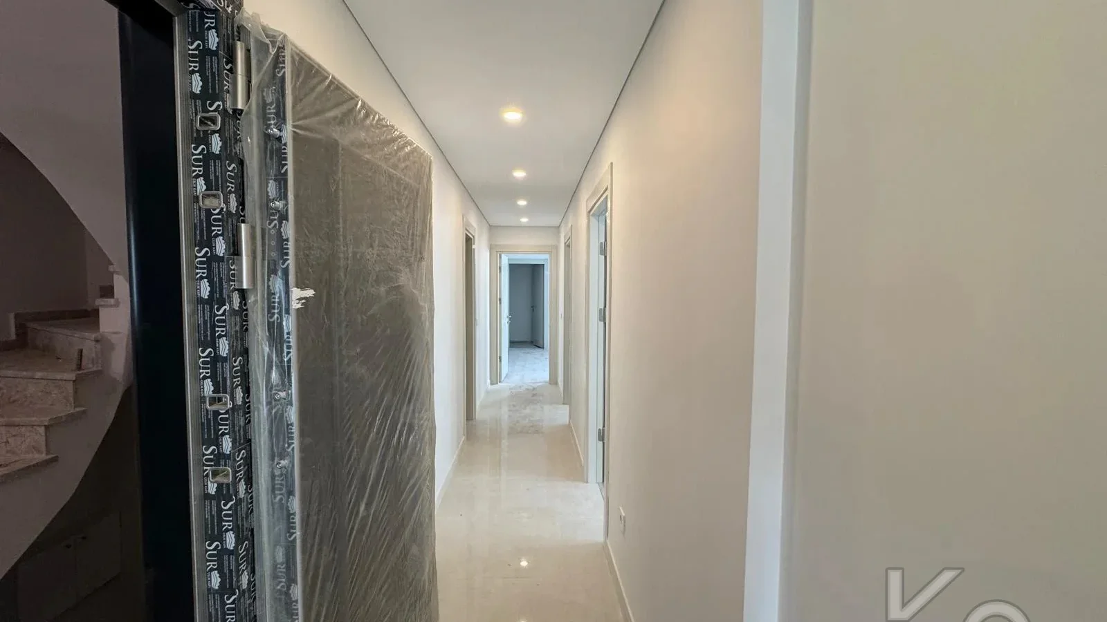 Laci̇vert Cadde Göztepe Özgürlük Parkina Yakin 2026 Yapimi Ebeveynli̇ Balkonlu 82m² Net 3+1