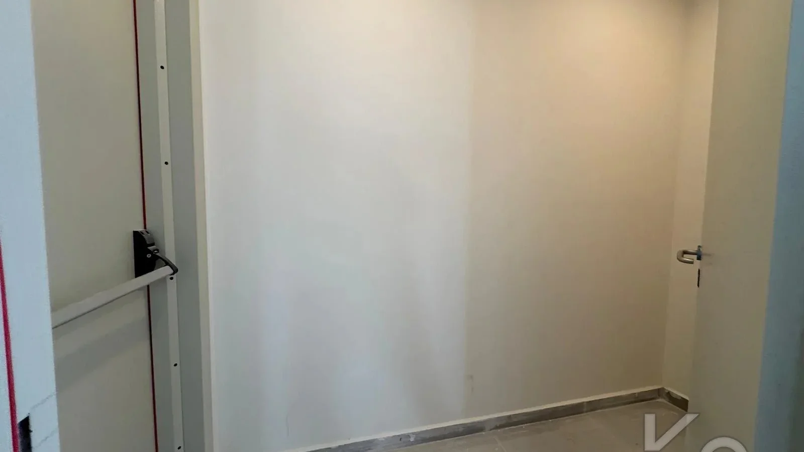 Laci̇vert Cadde Göztepe Özgürlük Parkina Yakin 2026 Yapimi Ebeveynli̇ Balkonlu 82m² Net 3+1