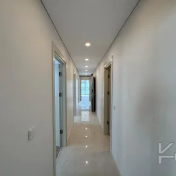 Laci̇vert Cadde Göztepe Özgürlük Parkina Yakin 2026 Yapimi Ebeveynli̇ Balkonlu 82m² Net 3+1