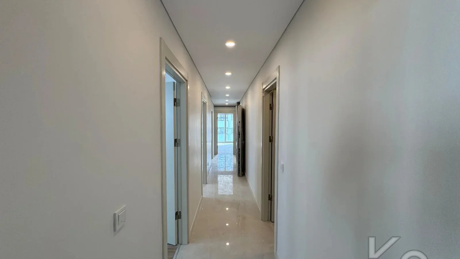 Laci̇vert Cadde Göztepe Özgürlük Parkina Yakin 2026 Yapimi Ebeveynli̇ Balkonlu 82m² Net 3+1