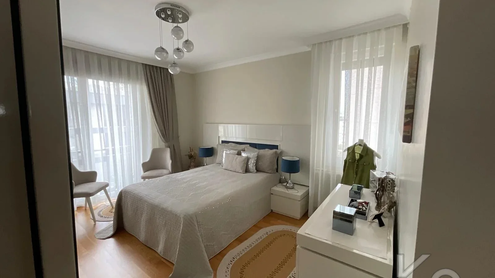 Laci̇vertcadde Suadi̇ye Bağdat Cad. Çok Yakin 5 Yillik 110m² Net