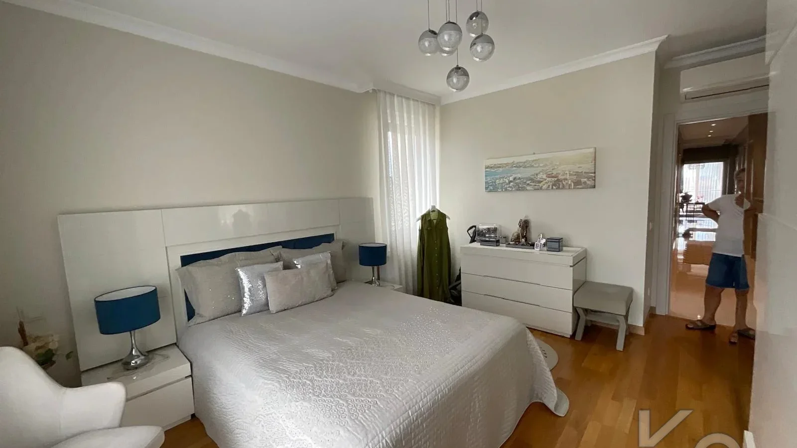 Laci̇vertcadde Suadi̇ye Bağdat Cad. Çok Yakin 5 Yillik 110m² Net