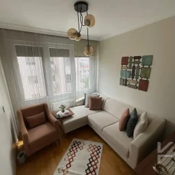 Laci̇vertcadde Suadi̇ye Bağdat Cad. Çok Yakin 5 Yillik 110m² Net
