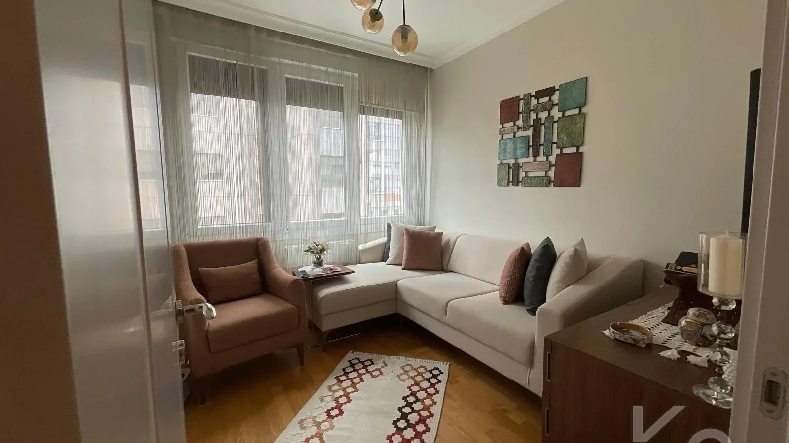 Laci̇vertcadde Suadi̇ye Bağdat Cad. Çok Yakin 5 Yillik 110m² Net