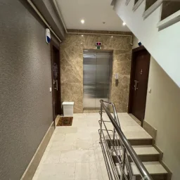 Laci̇vertcadde Suadi̇ye Bağdat Cad. Çok Yakin 5 Yillik 110m² Net