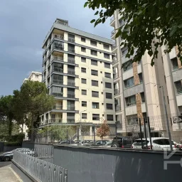 Laci̇vertcadde Suadi̇ye Bağdat Cad. Çok Yakin 5 Yillik 110m² Net