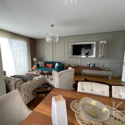 Laci̇vertcadde Suadi̇ye Bağdat Cad. Çok Yakin 5 Yillik 110m² Net