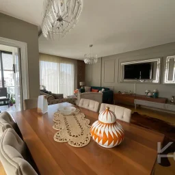 Laci̇vertcadde Suadi̇ye Bağdat Cad. Çok Yakin 5 Yillik 110m² Net