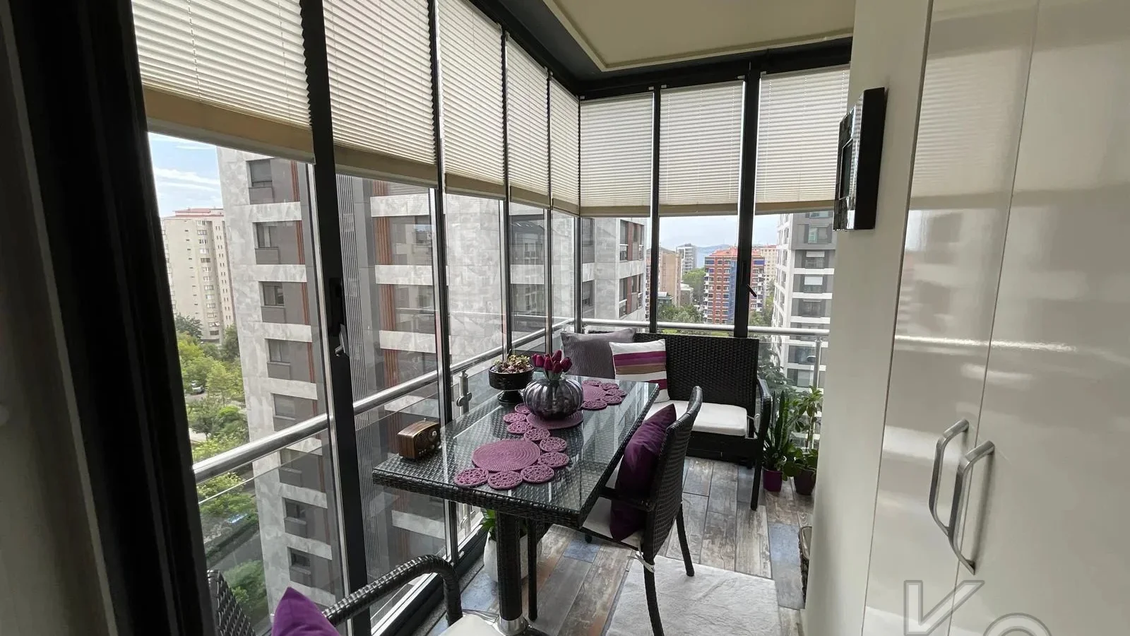 Laci̇vertcadde Suadi̇ye Bağdat Cad. Çok Yakin 5 Yillik 110m² Net
