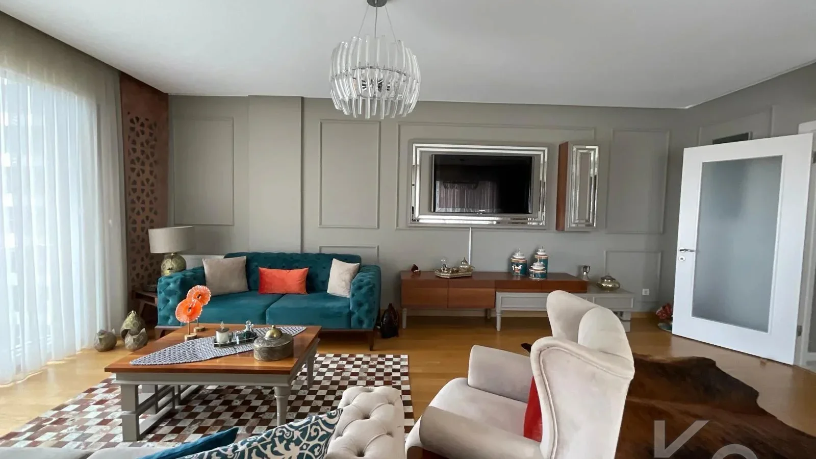 Laci̇vertcadde Suadi̇ye Bağdat Cad. Çok Yakin 5 Yillik 110m² Net