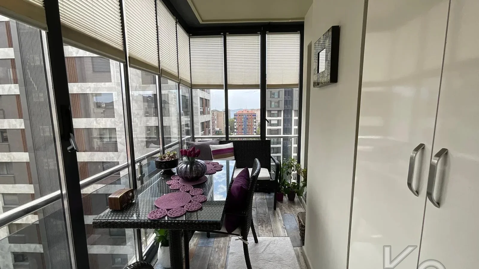 Laci̇vertcadde Suadi̇ye Bağdat Cad. Çok Yakin 5 Yillik 110m² Net