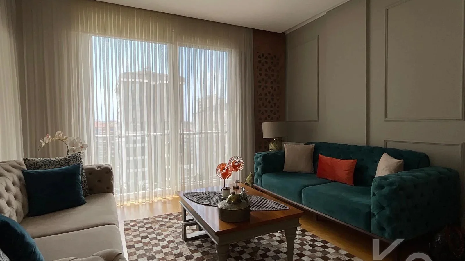 Laci̇vertcadde Suadi̇ye Bağdat Cad. Çok Yakin 5 Yillik 110m² Net