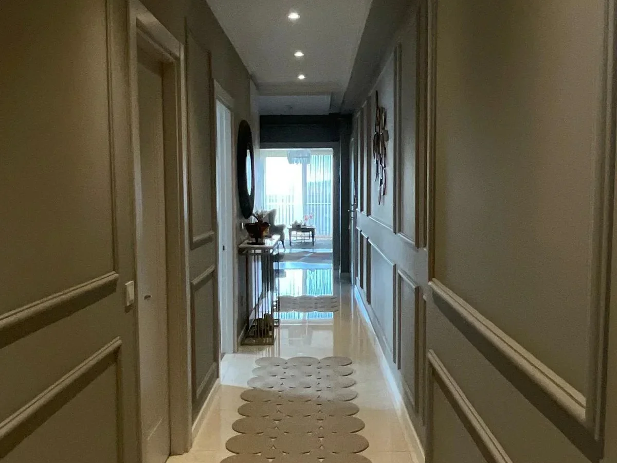 Laci̇vertcadde Suadi̇ye Bağdat Cad. Çok Yakin 5 Yillik 110m² Net