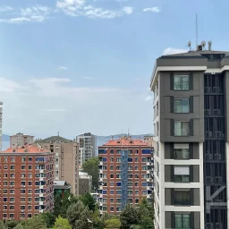 Laci̇vertcadde Suadi̇ye Bağdat Cad. Çok Yakin 5 Yillik 110m² Net