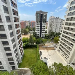 Laci̇vertcadde Suadi̇ye Bağdat Cad. Çok Yakin 5 Yillik 110m² Net